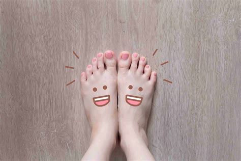 How to Sell Feet Pics Online: Ultimate Guide (2024)